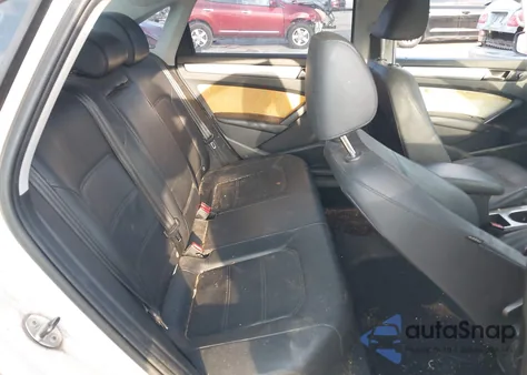 2013 Volkswagen Passat 2.5L Se z USA, uszkodzony, nr VIN 1VWBH7A37DC007452